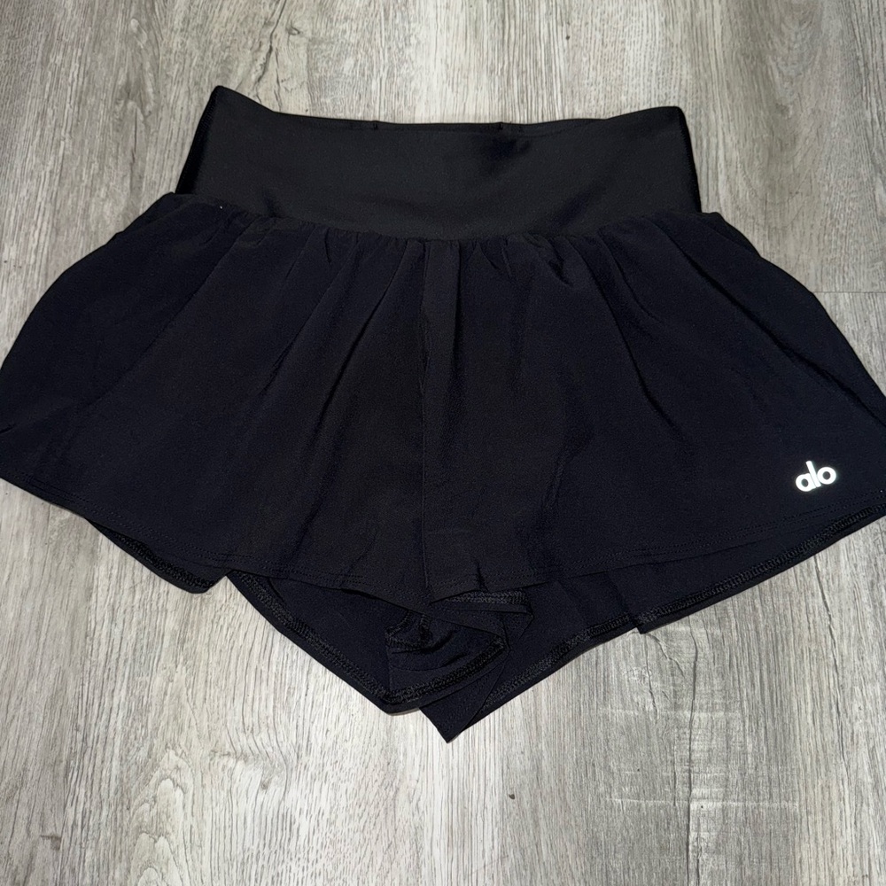 ALO Yoga Black Flowy Athletic Skort - Picture 3 of 5